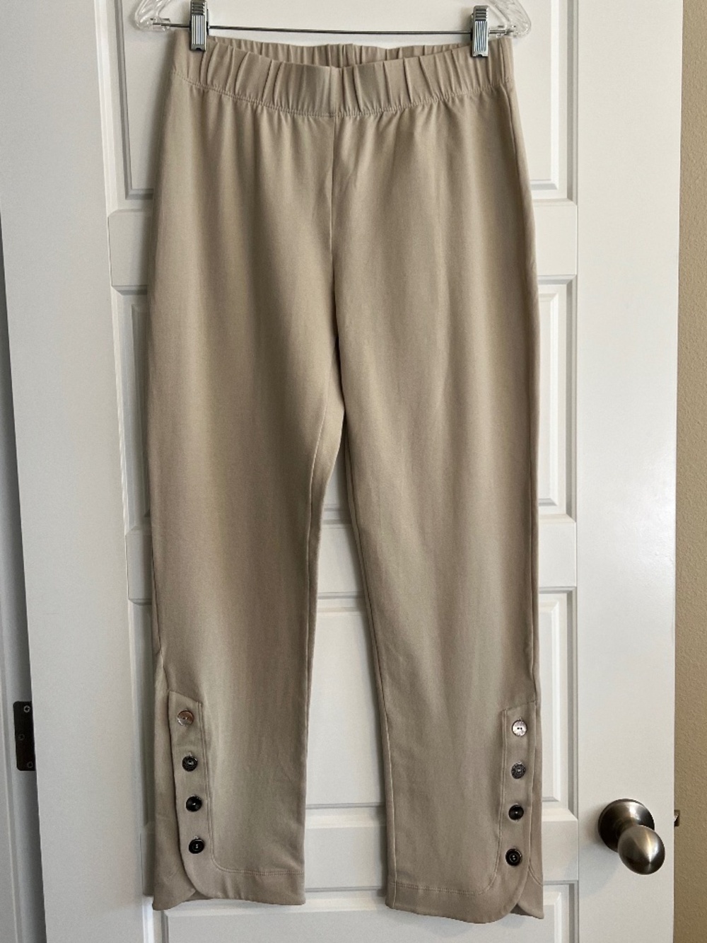 Soft Surroundings Khaki Relaxed 4- Button Ankle Leggings Size S